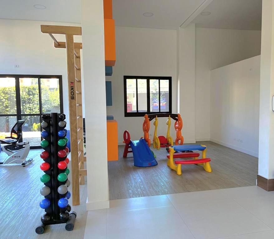 Nosso Loft Encantador Em กังโปสดูจอร์เดา ภายนอก รูปภาพ